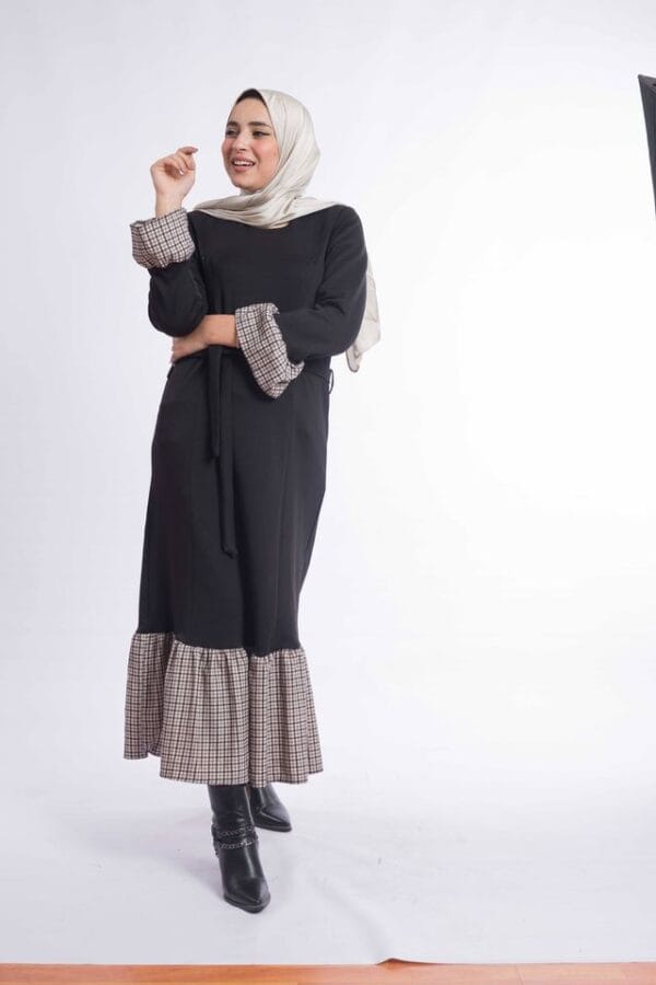 Nursing winter dress with velvet ruffles - Image 5