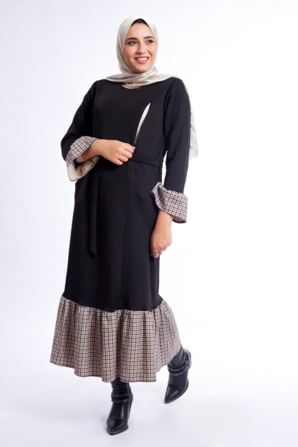 Nursing winter dress with velvet ruffles - Image 2