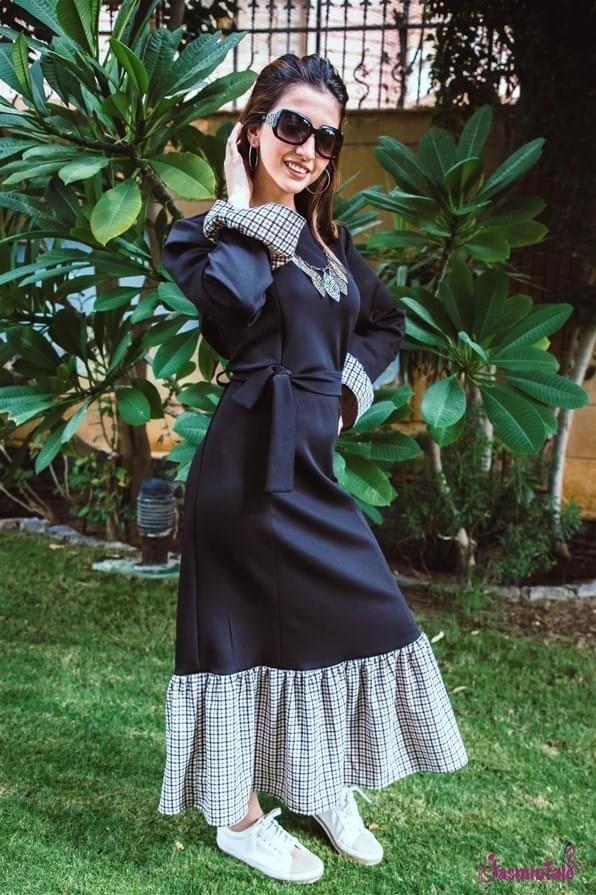 Nursing winter dress with velvet ruffles